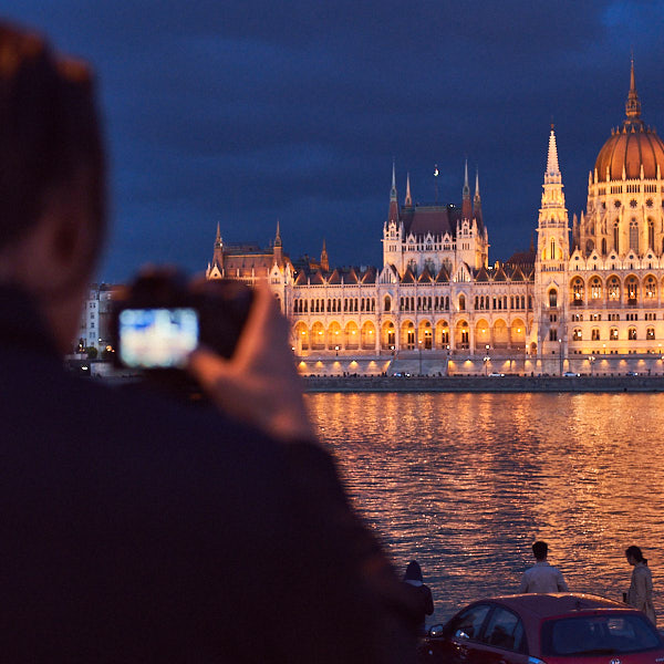 Welcome to Photography Tours in Budapest 2024. Photography tours, photo lessons, walking tours with a professional local photographer.